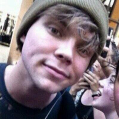 hii please follow @irwinismypizza because she just gave you a free follow, okay thaaanks