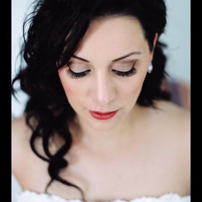 I'm a happy wife with a happy life!Hairstylist and makeup artist @artistrybyandreajane. Ready for every bride that comes my way!