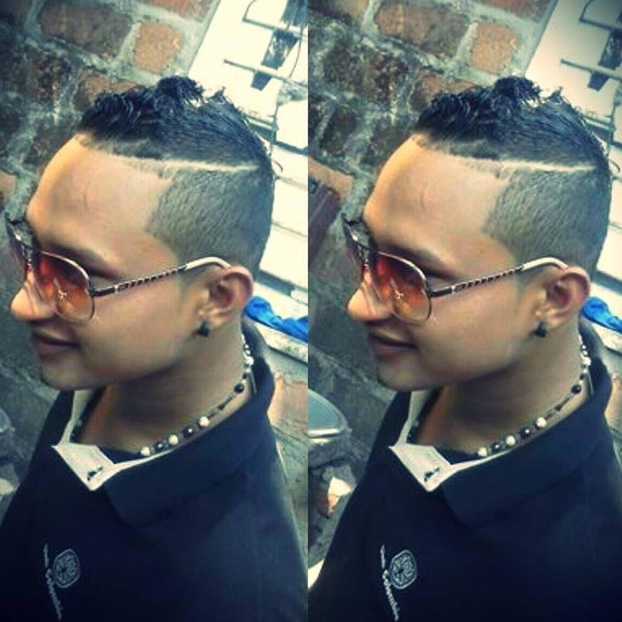 La persona que mereces, es aquella que teniendo la libertad de hacer lo que quiera, te elige a ti en todo momento.★