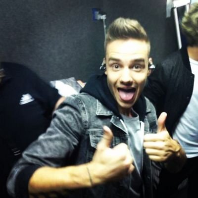 1D_LPbot's profile picture. 1D    Last First Liam bot  just do it