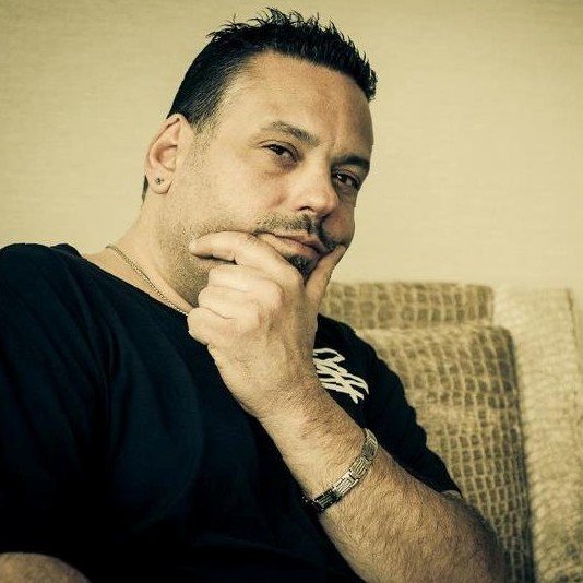 lavlouu1's profile picture. social nerd, wine coach, happy father