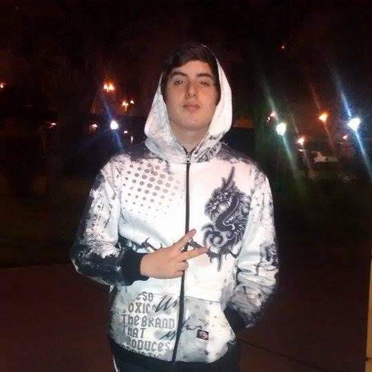 EzequielCarral's profile picture. Un día me canse de mentirle a mi corazón, me acerque a ti y te dije te amo mi amor, desde ese momento soy el hombre más feliz