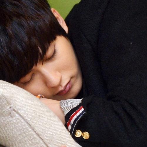 $$ 23121990 $$ Jinki $ Key $$ ‏GongChannie $ Zelo $ HyoYeon $$ Luhannie $$ Ahn Min Ho meu filho lindo 3 (09112014)