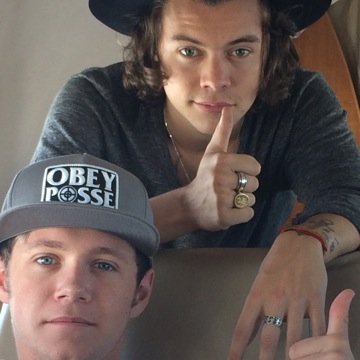 theboysignoreme's profile picture. Fan account follow for follow