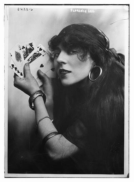 Mystic Bridge Tarot: Empathic clairsentient reader. Los Angeles, Joshua Tree, New England.