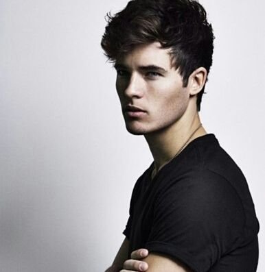 LArgeneau's profile picture. #Single Humanity: ON || Birth year :1390 Age: 624 #Vampire Authors name: Luke Amirault  Argeneau Family