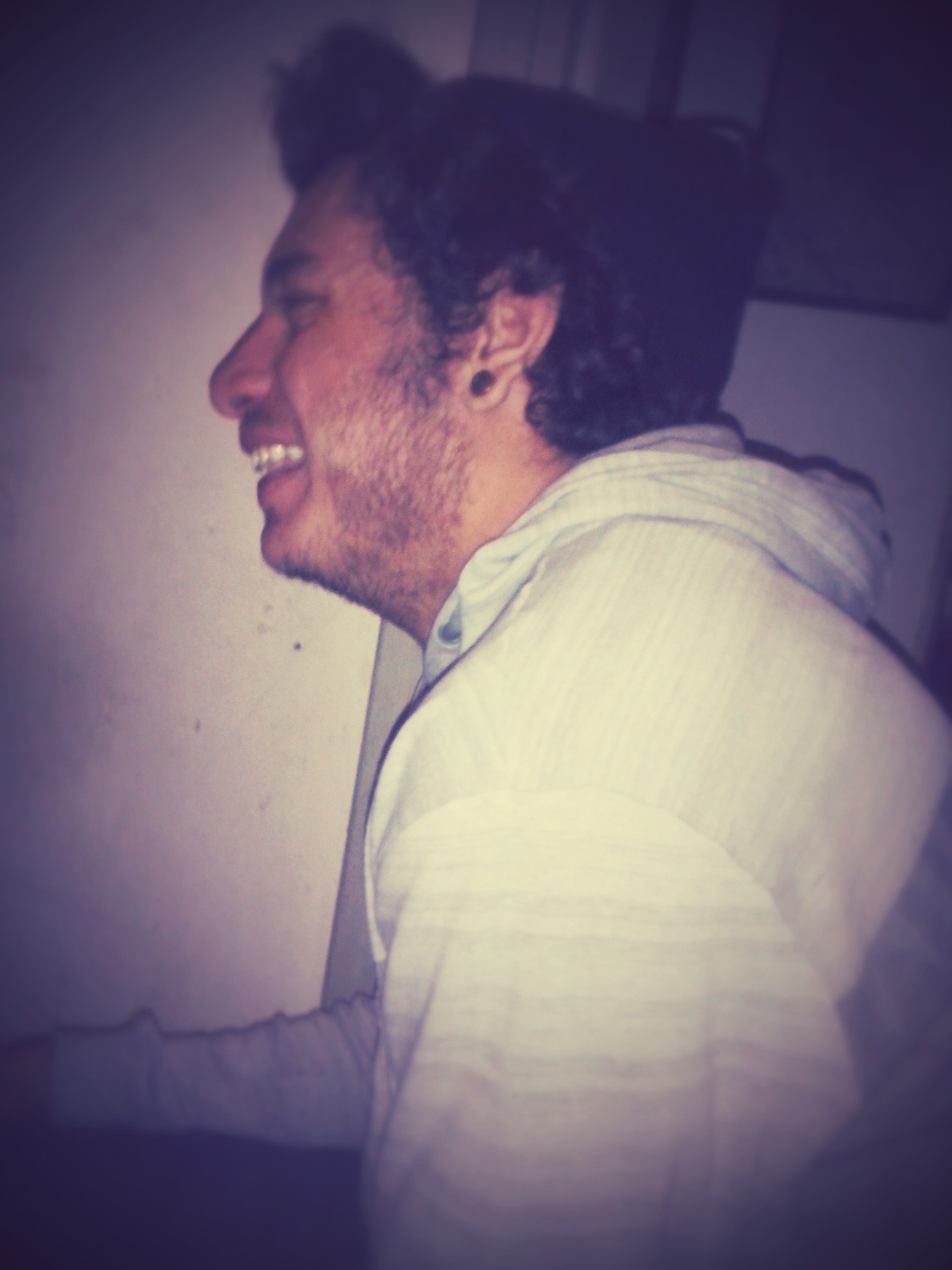 Siga me os Bons... ;*
Moreno, alto, bunito e sensual. não esse não so eu  mais so legal xD