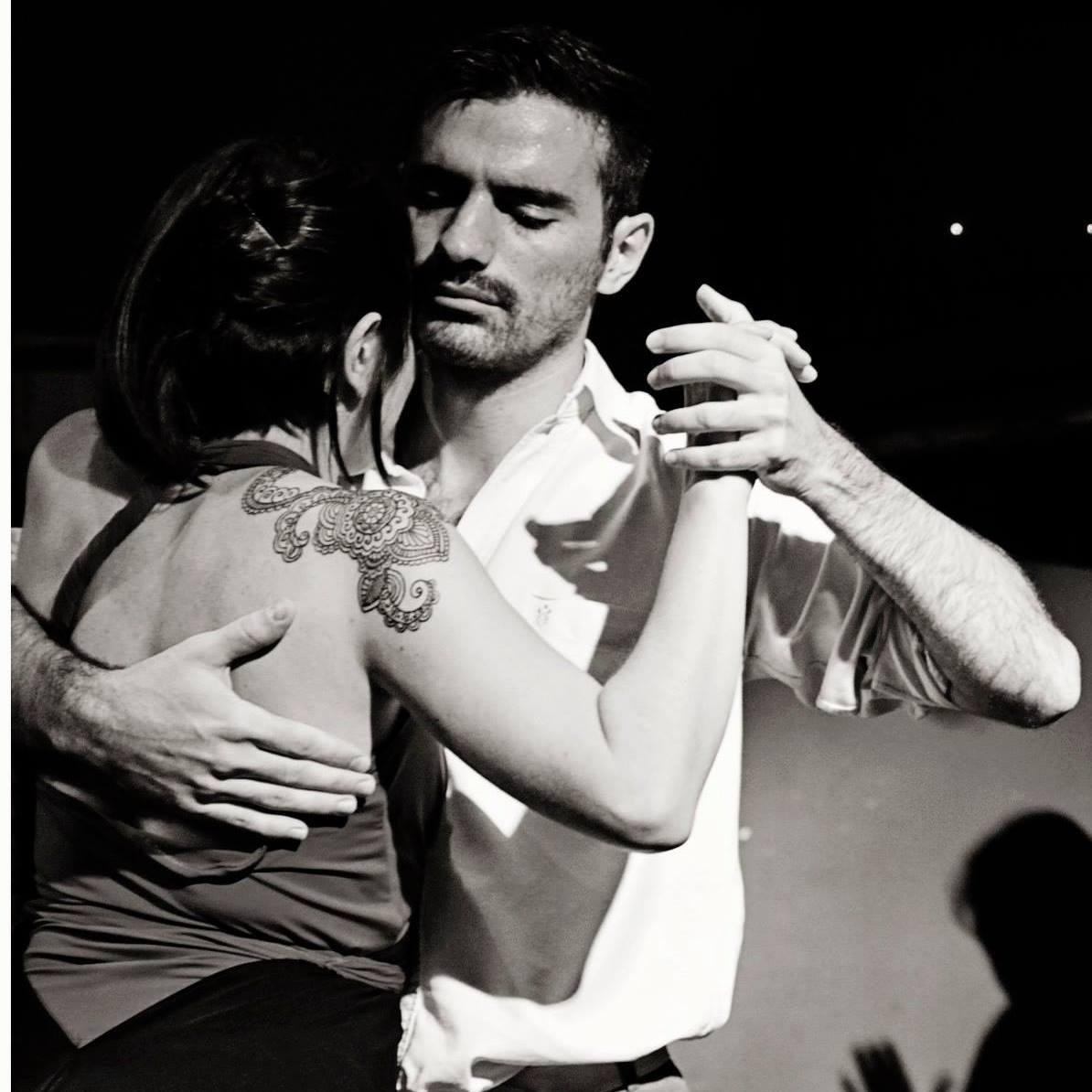 Bailarín, profesor y DJ de Tango
