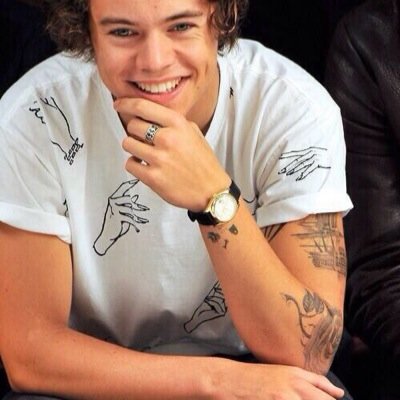 follow @tappedbylirry now!!!!!!!