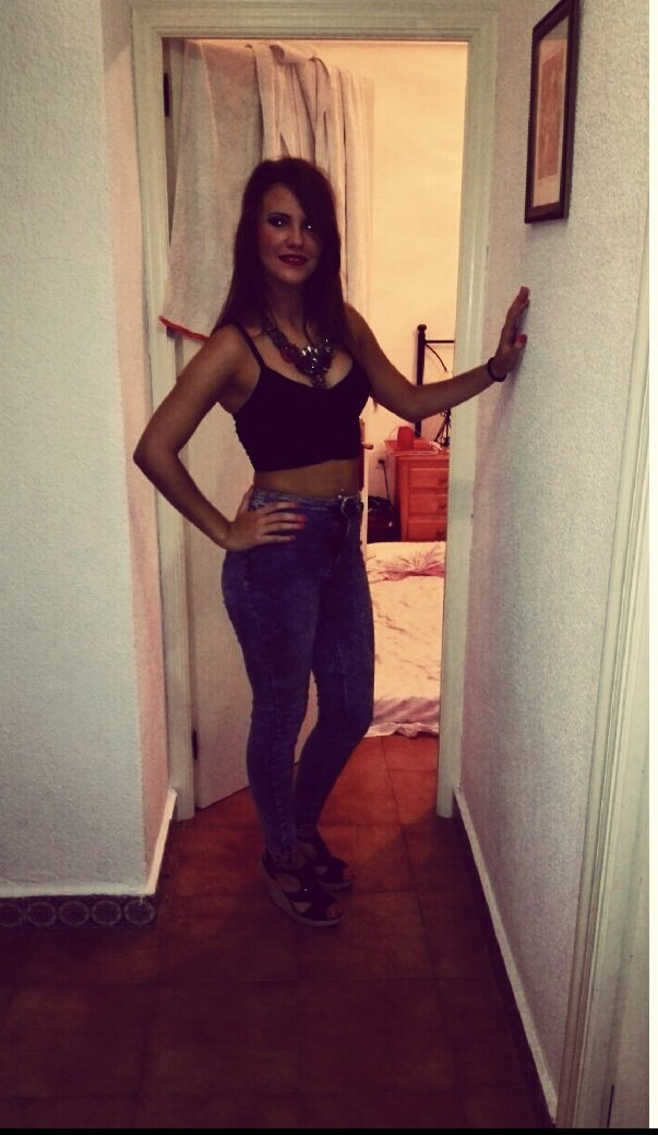La verdadera belleza es una actitud y eres increiblemente preciosa cuando eres autentica ;) LA GENTE QUE NO ME CONOCE ME CONFUNDE CONMIGO.