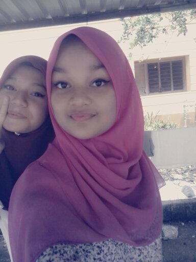 just smile and always happy with your lifee..... h_intan3
