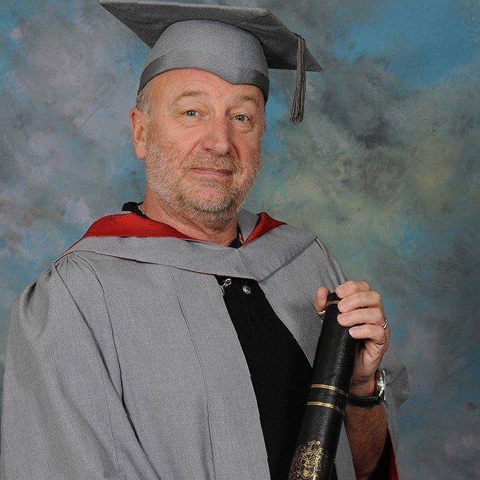 social discoverer, wine nerd, proud father