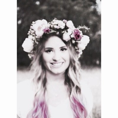 just a free follow from @hxnnhlovato! babe, you are beautiful and worth it. have a great day! x