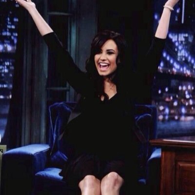 just a free follow from @hxnnhlovato! stay great and strong and remember to always smile! :)