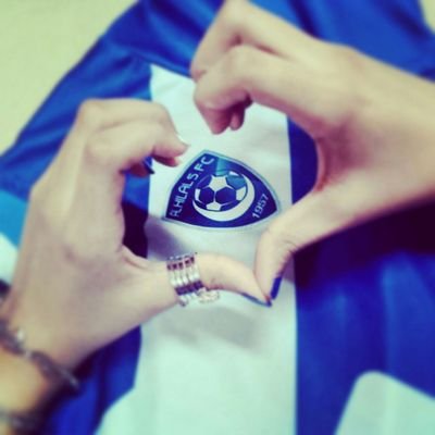 انتهت حكايتي معه ، وبدأ ألم الفراق يراودني كل ليلة ..
أراقبه ؟ من بعيد ..