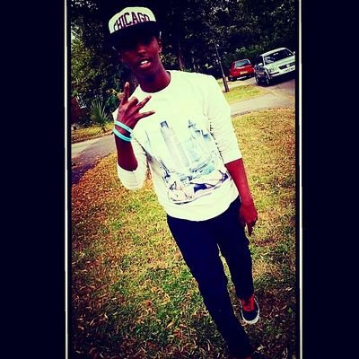 iceyellowpain's profile picture. 