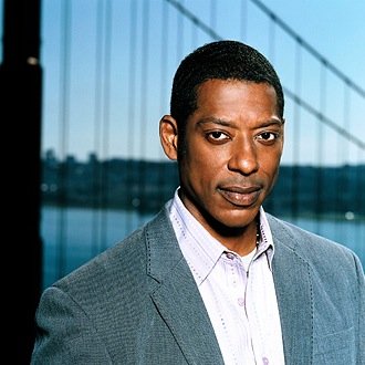 orlando_j0nes's profile picture. Definitely not a fake profile.