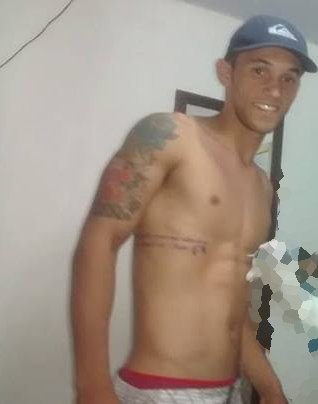 Amo praia e tudo que tenha agua! Minha filha e meu tudoo..to aqui pra fazer historia !