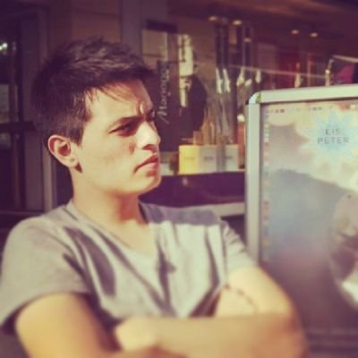 “... -Cuánto tiempo es para siempre? - A veces solo un segundo ...” Estudiante de Ing.Civil UBA. Políticamente correcto.