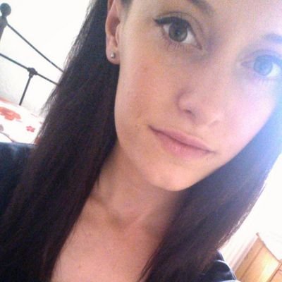 18! mother to a beautiful little girl! snapchat: carolinechildsx