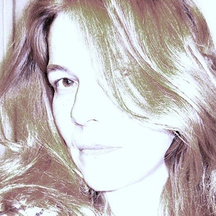 tujatucexe's profile picture. social arbiter, wine adorer, proud mother of 2