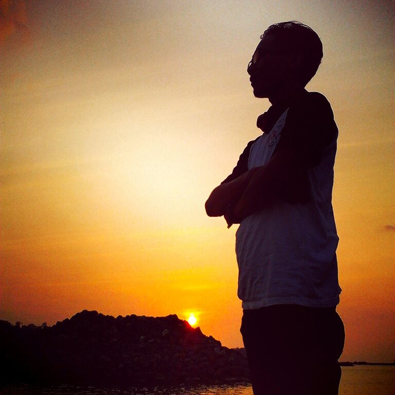Hidup adalah proses, Hidup adalah belajar, tanpa ada batas umur dan kata tua! Jatuh berdiri lagi! Kalah mencobalagi! Gagal bangkit lagi! NEVER GIVE UP!