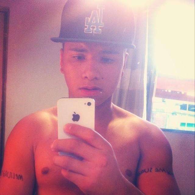 Amor é umaa Iluzaaõ naaõ vivo disso  ♫ ♪ ♫ / sou da @isamelloo_  :°