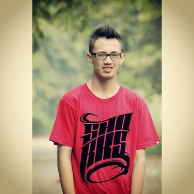 ivan_darmawan 11_05_1997 | follback just mention pontianak.
