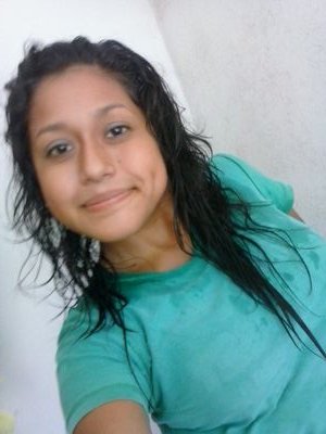 soy una chika simpática, risueña y encantadora