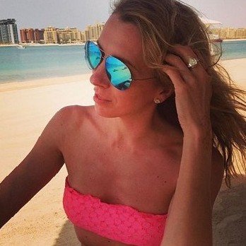 ekseuveru's profile picture. social arbiter, wine investor, happy mother of 2