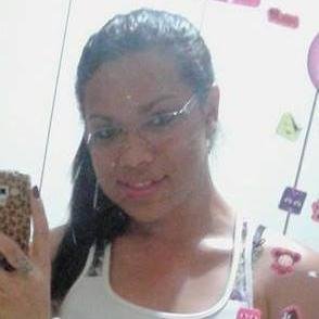 A melhor maneira de ser feliz com alguém ... É aprender a ser feliz sozinho ... Daí a companhia é questão de escolha ... E não de necessidade ...