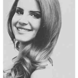 supporting the amazing artist lana del rey
