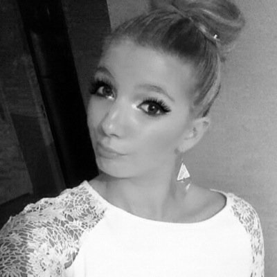 Mona_mau's profile picture. 