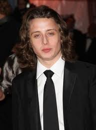 my favorite actors are:!Rory culkin and Johnny depp, follow me al