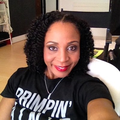 RachelLylesMUA's profile picture. Librarian by profession.