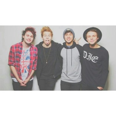 VictoriaBreil's profile picture. I'm in love for 5 Seconds Of Summer, Janoskians, One Direction & TheVamps https://t.co/p1L4IsRyph I saw 5SOS & 1D on 20.06