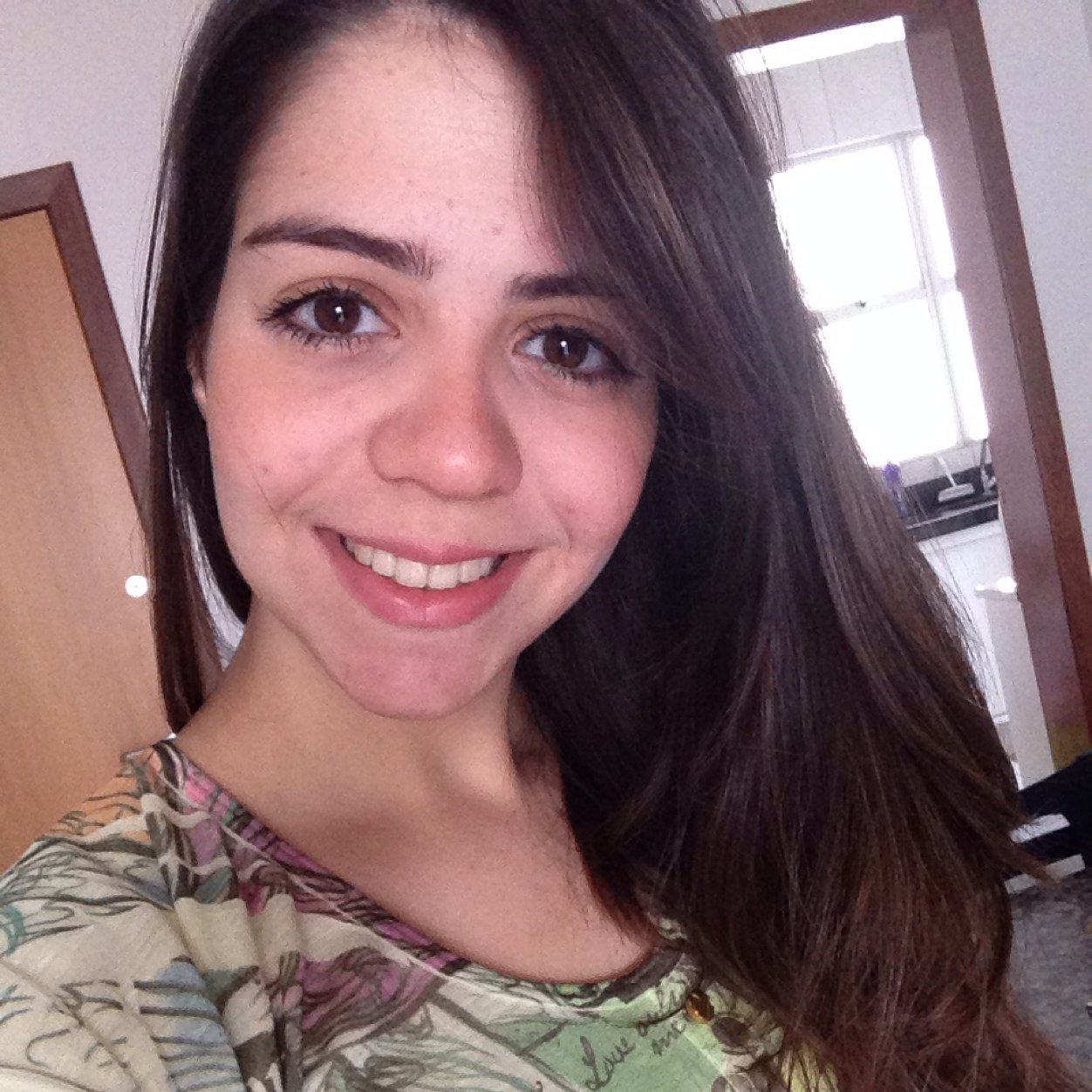 May_Kellyy's profile picture. Cada um pode com a força que tem, na doçura e na leveza de ser Feliz