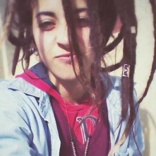 Sou o lixo, sou o luxo, sou o ódio, sou o amor (: