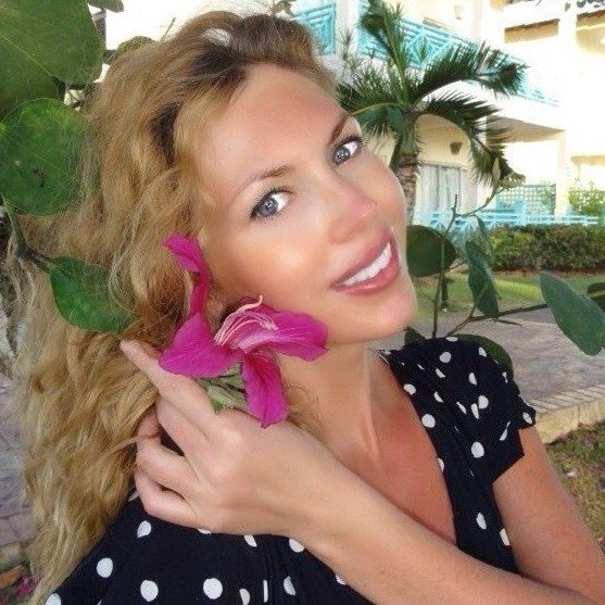 remonnruu6's profile picture. mommy of 2, social traveler, wine expert