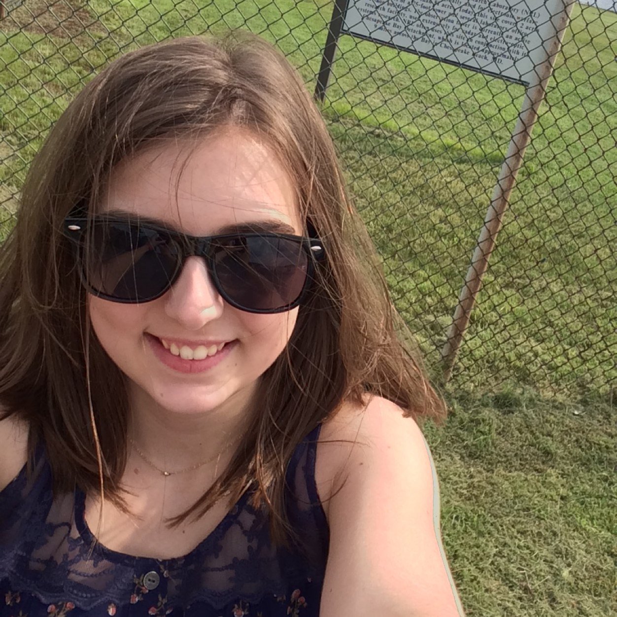 ruby_rugby's profile picture. she found out swans can be gay and thought it was really nice