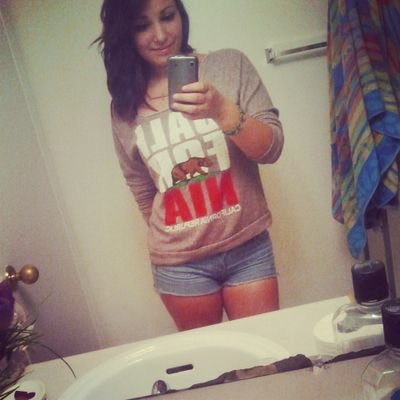 18 Single! West Valley ((:
Greece, Italian, Hispanic, And Native(: 
Follow(;