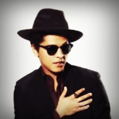 08/10/1985    .   17 cm    . 65 mt ♡