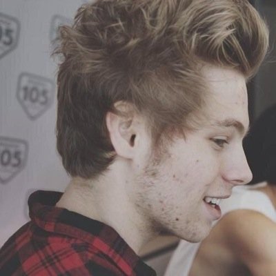 snugglebugluke's profile picture. @winsomeclifford