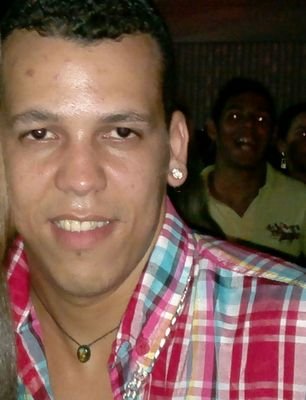 Sou um cara bacana gosto muito de se divertir curtir a vida e vivela da melhor maneira possivel. preservando a saúde é claro