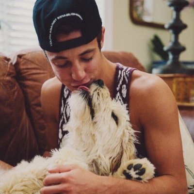 GO RT THIS TWEET PLEASE WE NEED A CASHEW VIDEO!! https://t.co/xmhRNlEFVr