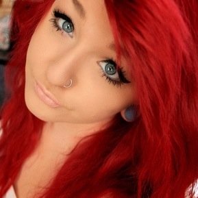 Hay!  I'm an average chick with a lot of personality. =D