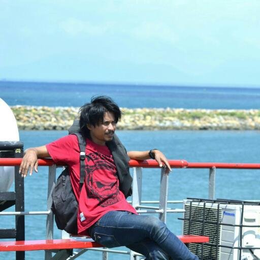 oyonk_setengah's profile picture. Path : Oyonk Setengah
instagram: oyonk_setengah