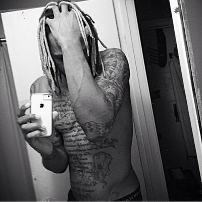 New to this twitter shit follow me. DM me