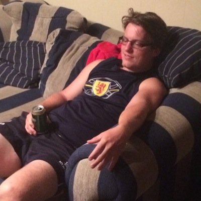 nothing like a nice pair of jorts and a magners