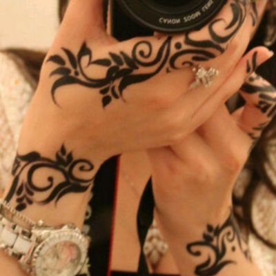 ”لا يضع الله في قلبك 
حلماً إلاّ وقد أعطاك القدرة على تحقيقه“🤍